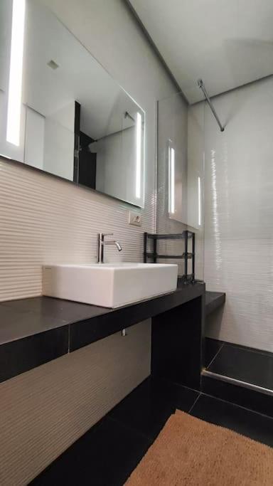 Cozy Apartment Near The Colosseum 罗马 外观 照片